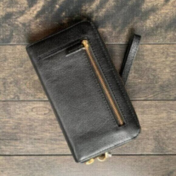 Fossil Wallet with Wrist Strap - NEW - Picture 1 of 3